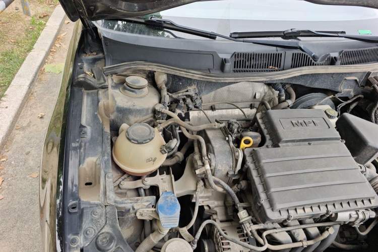 Used Volkswagen Lavida 2019 Lavida Start 1.5L Automatic Trendy Version China VI Standard Engine Bay Right