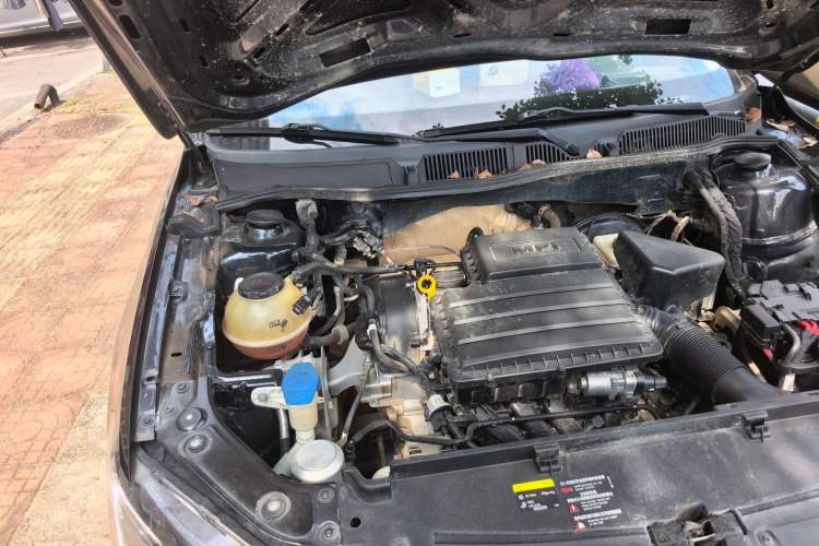 Used Volkswagen Lavida 2019 Lavida Start 1.5L Automatic Comfort Edition China VI Standard Engine Bay Right