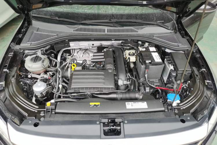 Used Volkswagen Lavida 2019 280TSI DSG Comfort Edition China VI standard Engine Bay