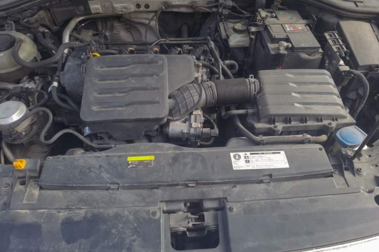 Used Volkswagen Lavida 2019 1.5L Automatic Comfort Edition China VI Standard Engine Bay
