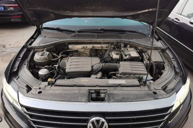 Used Volkswagen Lavida 2019 1.5L Automatic Comfort Edition China VI Standard Engine Bay