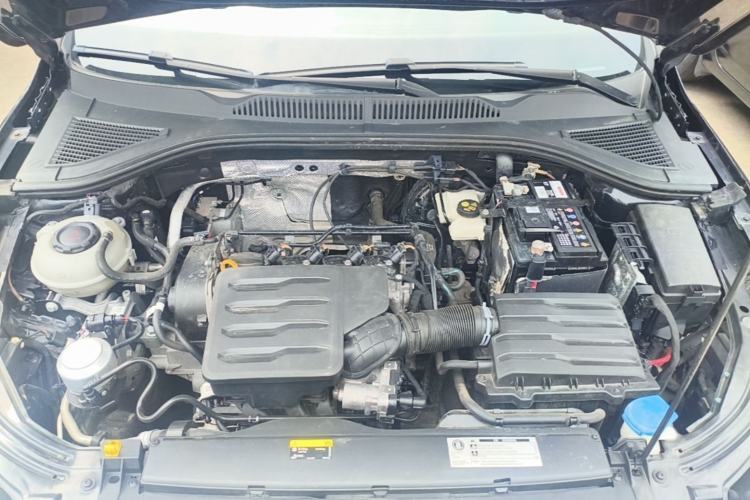Used Volkswagen Lavida 2019 1.5L Automatic Comfort Edition China VI Standard Engine Bay