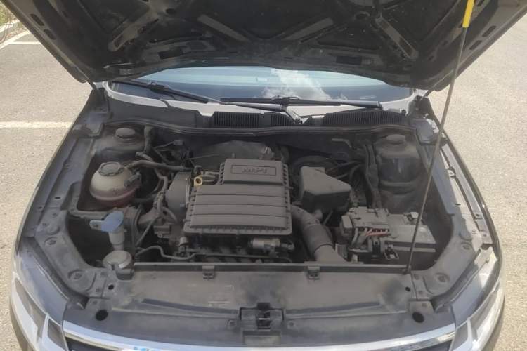 Used Volkswagen Lavida 2019 Lavida Start 1.5L Manual Fashion Edition China VI Standard Engine Bay