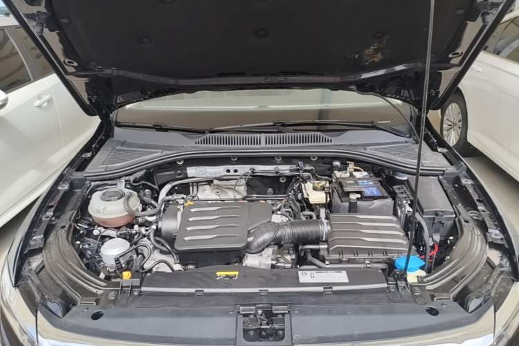 Used Volkswagen Lavida 2019 1.5L Automatic Vision Edition China VI Standard Engine Bay