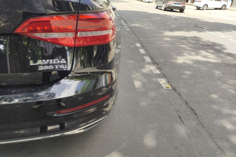 Used Volkswagen Lavida 2019 280TSI DSG Comfort Edition China VI standard Exterior 3