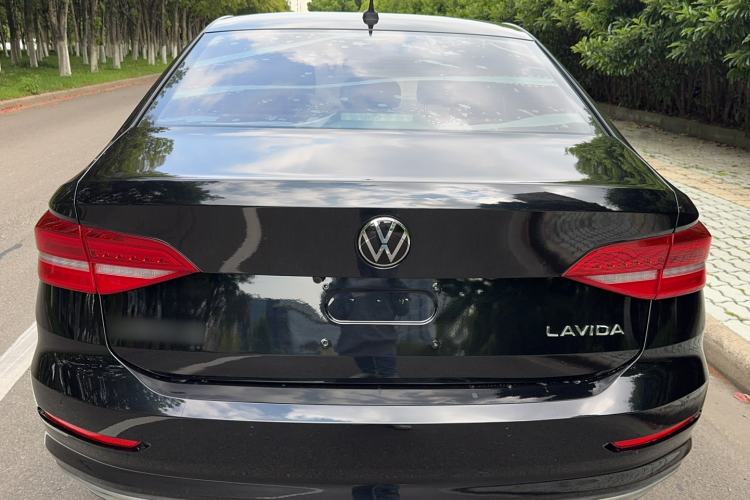 Used Volkswagen Lavida 2019 1.5L Automatic Comfort Edition China VI Standard Exterior 3