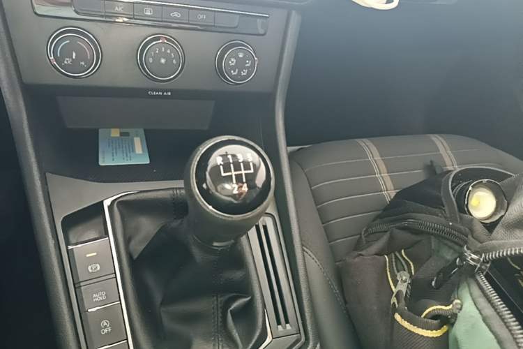 Used Volkswagen Lavida 2019 1.5L Manual Comfort Edition China VI Standard Gear Lever