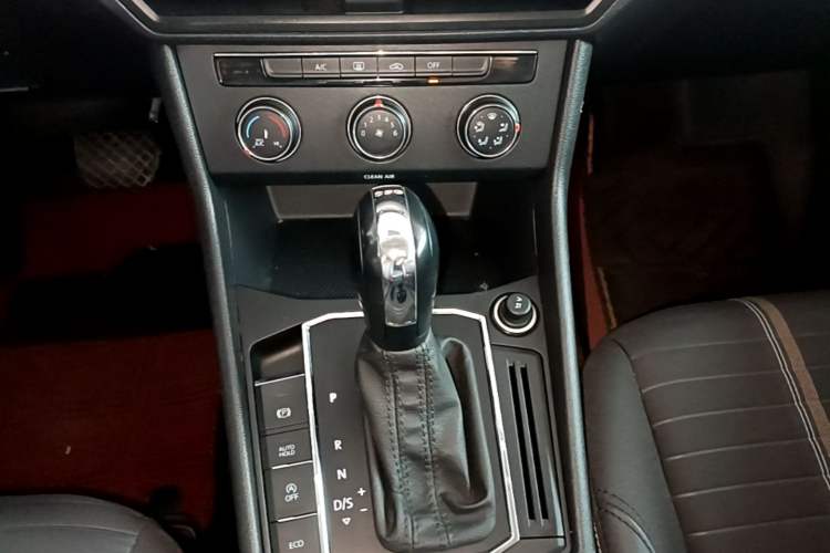 Used Volkswagen Lavida 2019 280TSI DSG Comfort Edition China VI standard Gear Lever