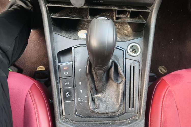 Used Volkswagen Lavida 2019 1.5L Automatic Fashion Edition China VI Gear Lever