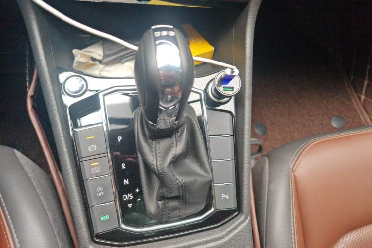 Used Volkswagen Lavida 2019 280TSI DSG Luxury Edition China VI Standard Gear Lever