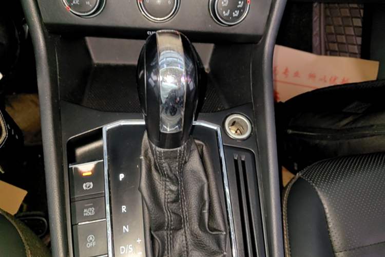 Used Volkswagen Lavida 2019 1.5L Automatic Comfort Edition China VI Standard Gear Lever