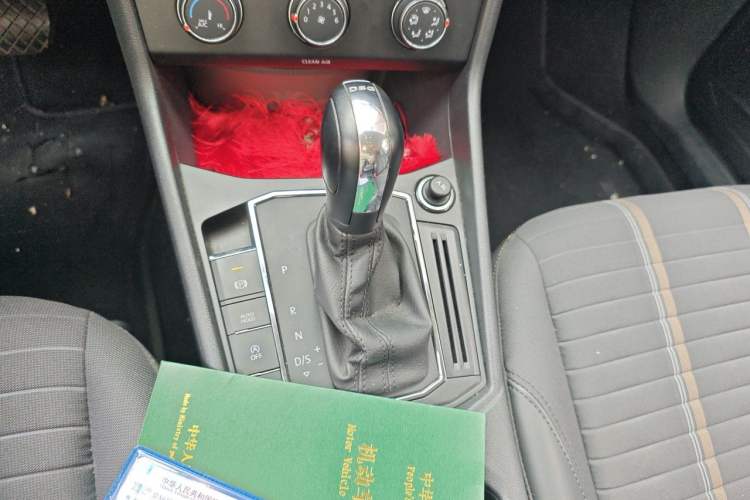 Used Volkswagen Lavida 2019 280TSI DSG Comfort Edition China VI standard Gear Lever