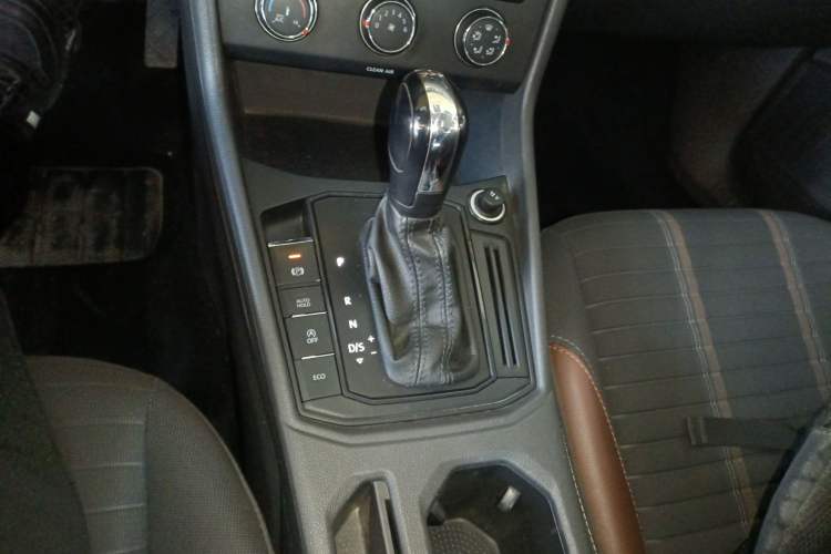 Used Volkswagen Lavida 2019 280TSI DSG Comfort Edition China VI standard Gear Lever