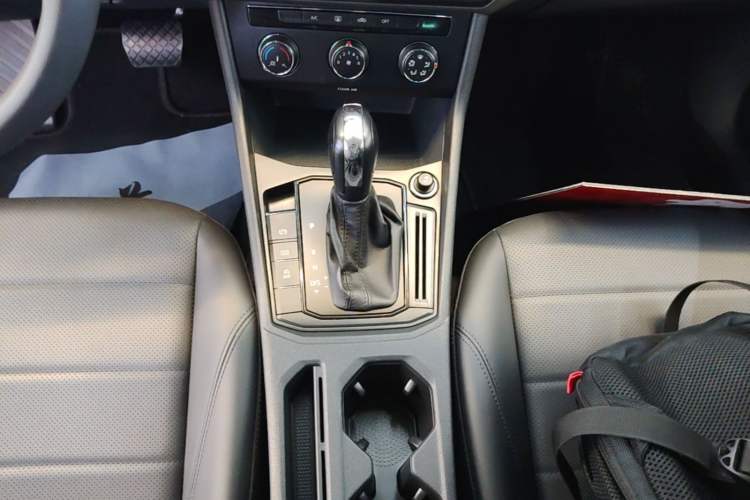 Used Volkswagen Lavida 2019 1.5L Automatic Comfort Edition China VI Standard Gear Lever