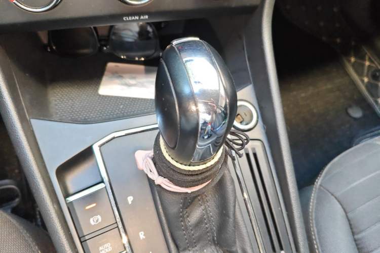 Used Volkswagen Lavida 2019 1.5L Automatic Vision Edition China VI Standard Gear Lever