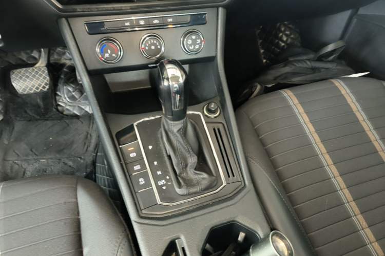 Used Volkswagen Lavida 2019 1.5L Automatic Vision Edition China VI Standard Gear Lever