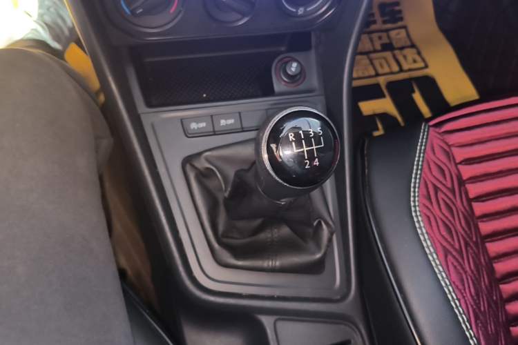 Used Volkswagen Lavida 2019 Lavida Start 1.5L Manual Fashion Edition China VI Standard Gear Lever