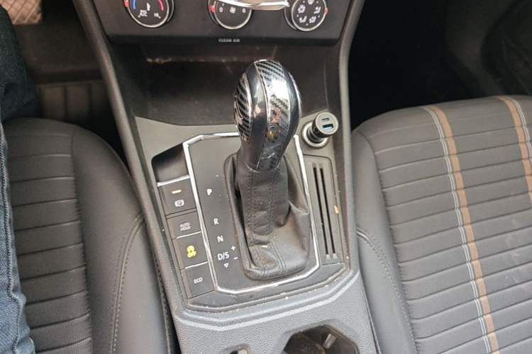 Used Volkswagen Lavida 2019 280TSI DSG Comfort Edition China VI standard Gear Lever