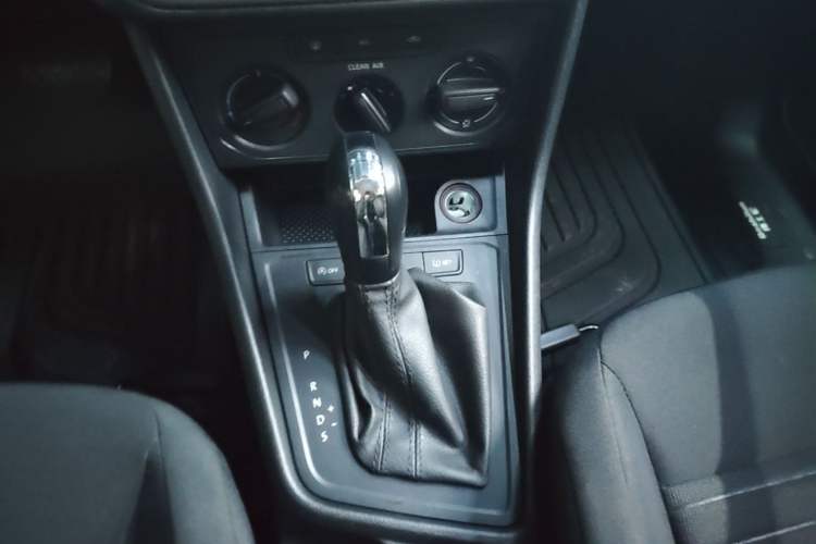 Used Volkswagen Lavida 2019 Lavida Start 1.5L Automatic Trendy Version China VI Standard Gear Lever