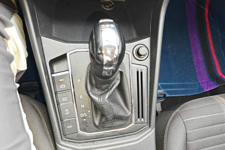 Used Volkswagen Lavida 2019 280TSI DSG Comfort Edition China VI standard Gear Lever