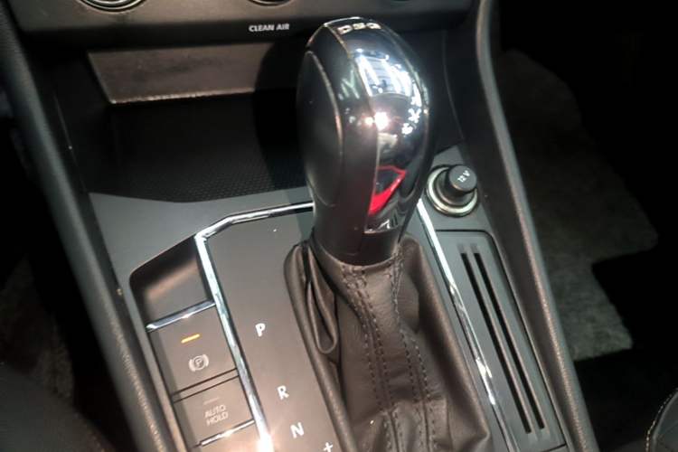 Used Volkswagen Lavida 2019 280TSI DSG Comfort Edition China VI standard Gear Lever