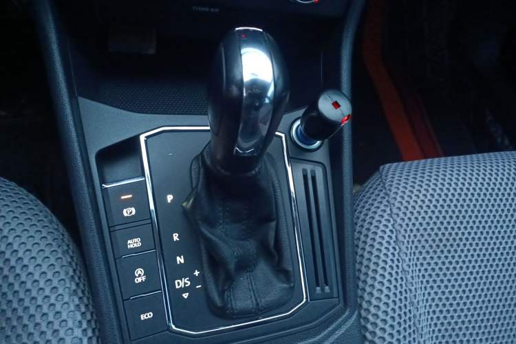Used Volkswagen Lavida 2019 280TSI DSG Comfort Edition China VI standard Gear Lever