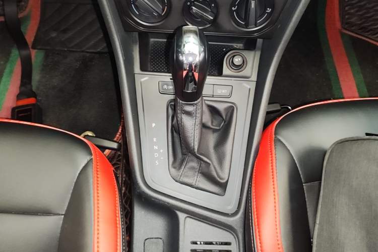 Used Volkswagen Lavida 2019 Lavida Start 1.5L Automatic Trendy Version China VI Standard Gear Lever