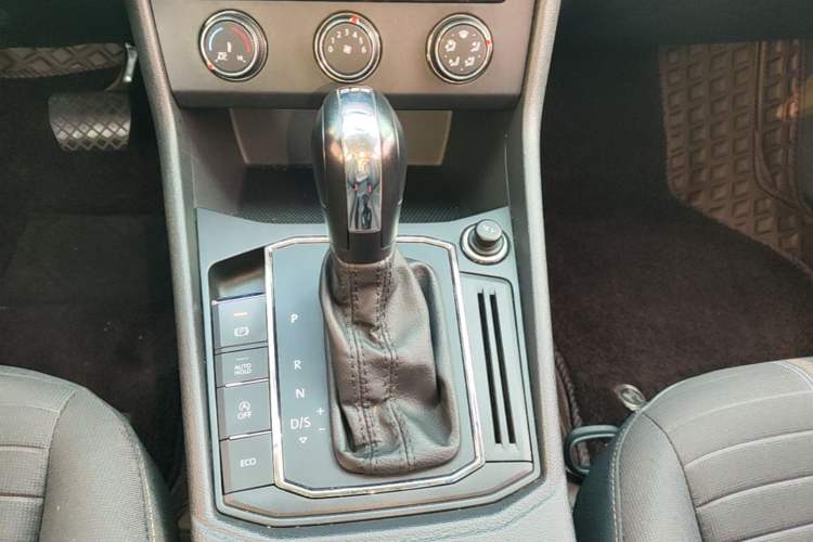 Used Volkswagen Lavida 2019 280TSI DSG Comfort Edition China VI standard Gear Lever
