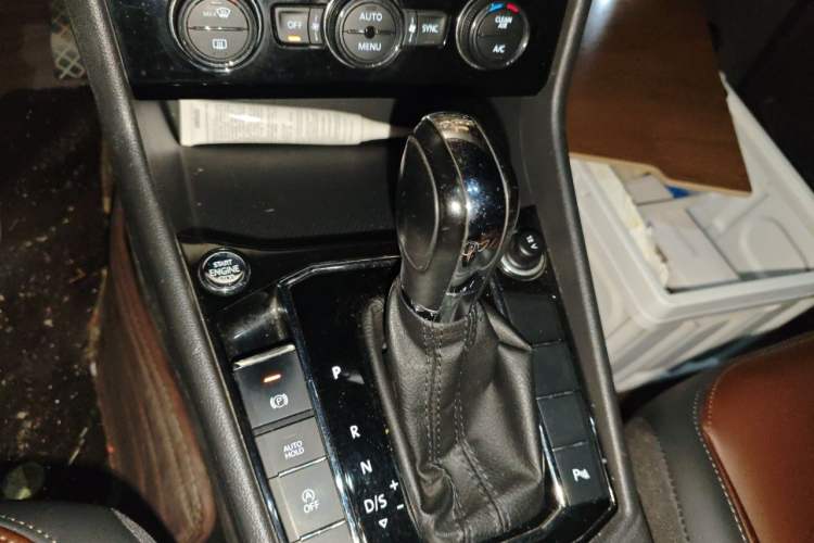 Used Volkswagen Lavida 2019 280TSI DSG Luxury Edition China VI Standard Gear Lever
