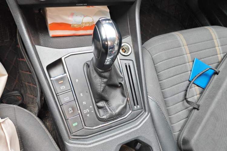 Used Volkswagen Lavida 2019 280TSI DSG Comfort Edition China VI standard Gear Lever