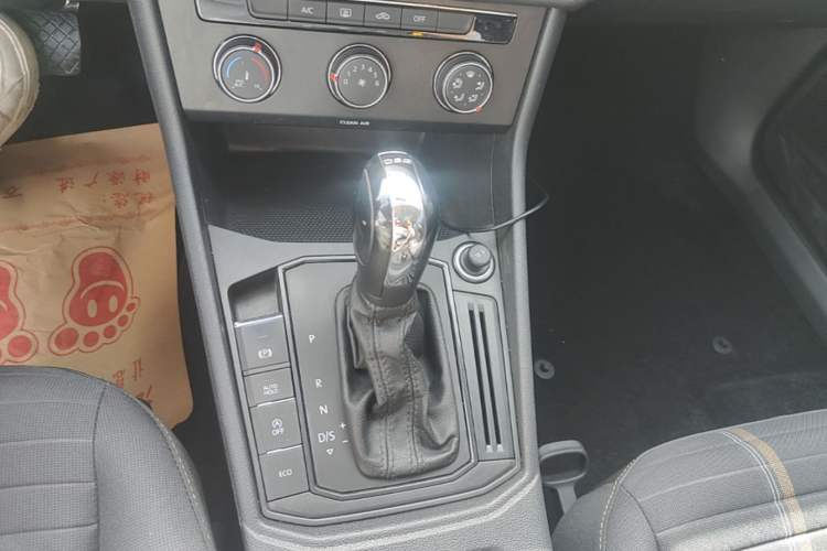 Used Volkswagen Lavida 2019 280TSI DSG Comfort Edition China VI standard Gear Lever