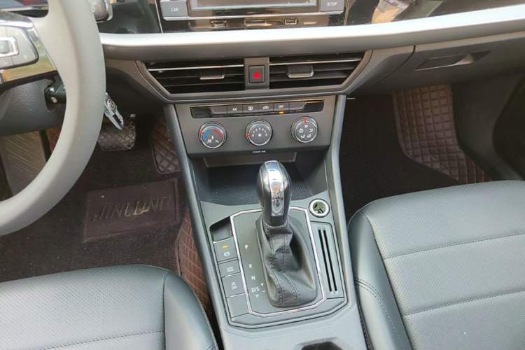 Used Volkswagen Lavida 2019 1.5L Automatic Comfort Edition China VI Standard Gear Lever