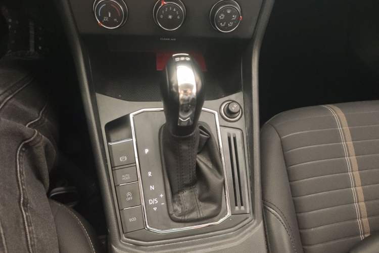 Used Volkswagen Lavida 2019 280TSI DSG Comfort Edition China VI standard Gear Lever