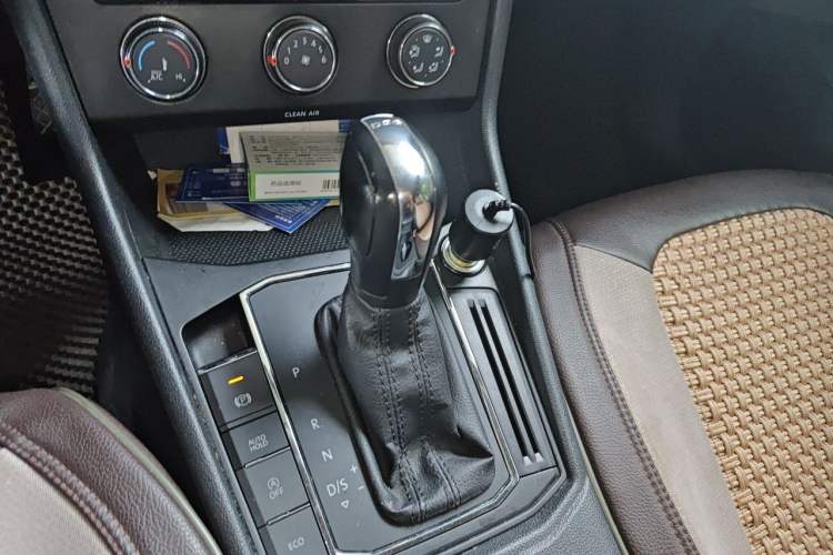 Used Volkswagen Lavida 2019 280TSI DSG Comfort Edition China VI standard Gear Lever