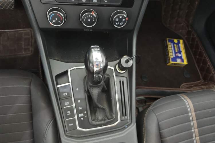 Used Volkswagen Lavida 2019 280TSI DSG Comfort Edition China VI standard Gear Lever