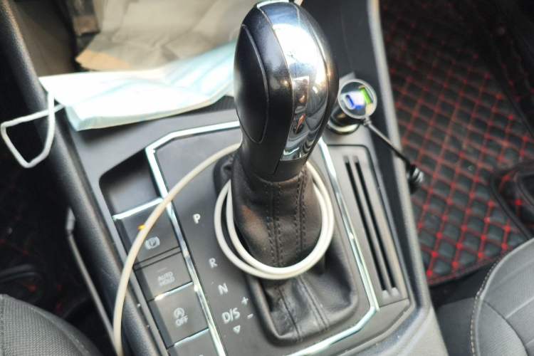 Used Volkswagen Lavida 2019 280TSI DSG Comfort Edition China VI standard Gear Lever