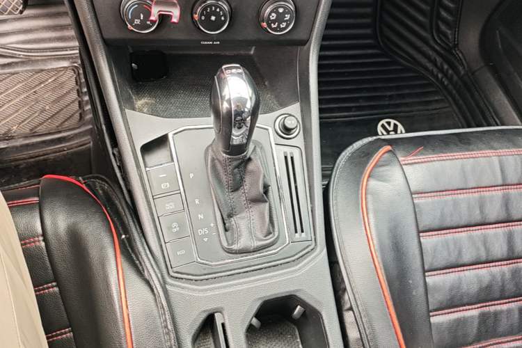 Used Volkswagen Lavida 2019 280TSI DSG Comfort Edition China VI standard Gear Lever