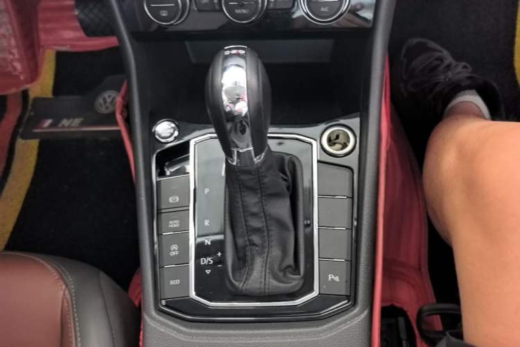 Used Volkswagen Lavida 2019 280TSI DSG Luxury Edition China VI Standard Gear Lever