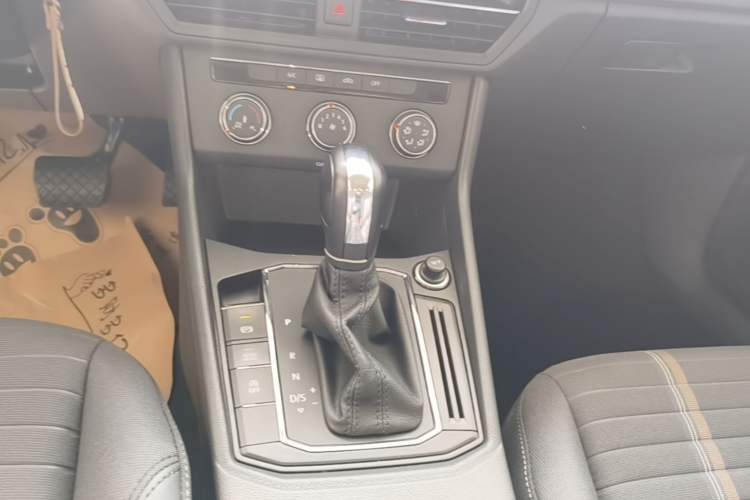 Used Volkswagen Lavida 2019 1.5L Automatic Vision Edition China VI Standard Gear Lever