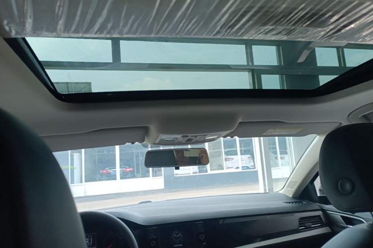 Used Volkswagen Lavida 2019 1.5L Manual Comfort Edition China VI Standard Headliner