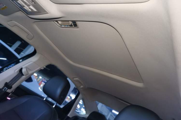 Used Volkswagen Lavida 2019 1.5L Automatic Comfort Edition China VI Standard Headliner