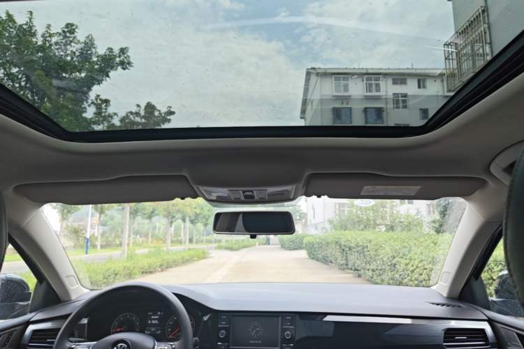 Used Volkswagen Lavida 2019 1.5L Automatic Comfort Edition China VI Standard Headliner