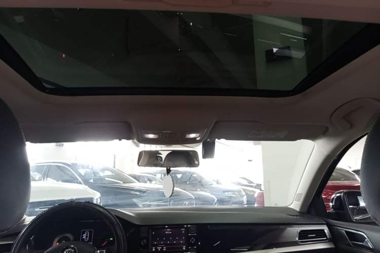 Used Volkswagen Lavida 2019 1.5L Automatic Vision Edition China VI Standard Headliner