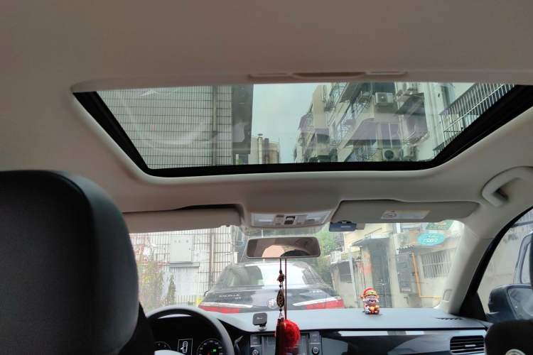 Used Volkswagen Lavida 2019 1.5L Automatic Comfort Edition China VI Standard Headliner