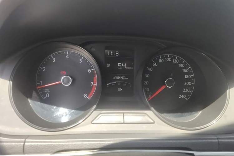 Used Volkswagen Lavida 2019 Lavida Start 1.5L Manual Fashion Edition China VI Standard Instrument Cluster