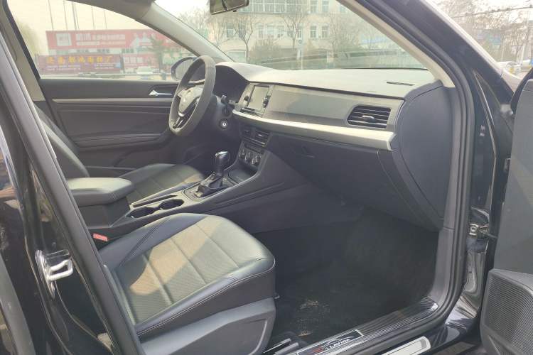 Used Volkswagen Lavida 2019 1.5L Automatic Comfort Edition China VI Standard Interior 2