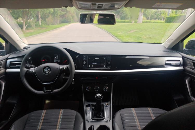 Used Volkswagen Lavida 2019 1.5L Manual Comfort Edition China VI Standard Interior 3