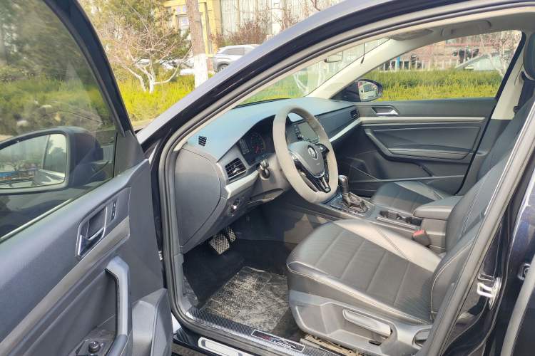Used Volkswagen Lavida 2019 1.5L Automatic Comfort Edition China VI Standard Interior 4