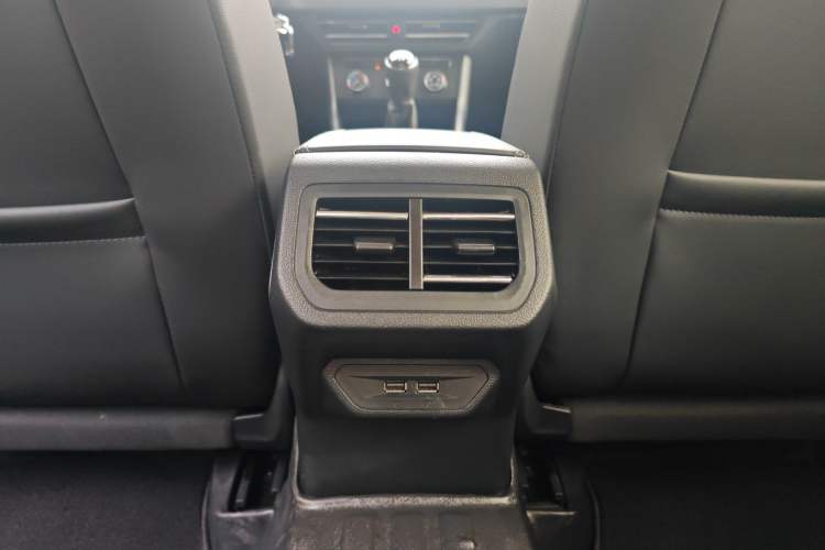 Used Volkswagen Lavida 2019 1.5L Manual Comfort Edition China VI Standard Interior 4