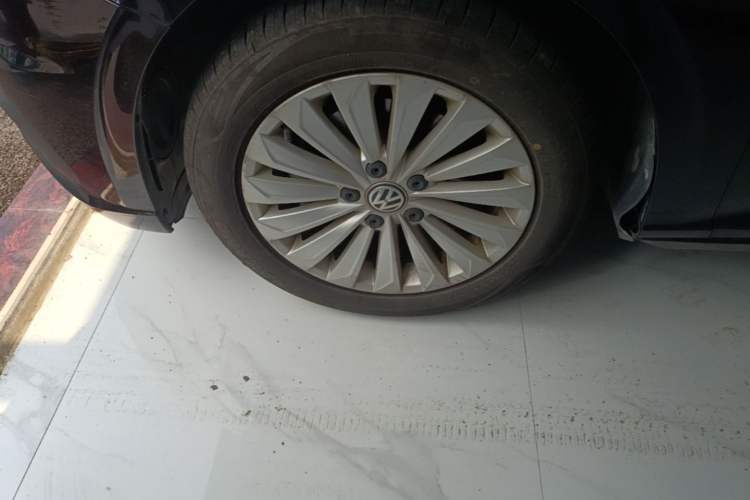 Used Volkswagen Lavida 2019 1.5L Manual Comfort Edition China VI Standard Left Front Wheel Hub
